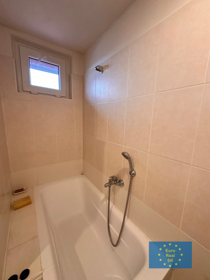 Ponúkam na predaj rodinný dom v obci Trsťany, 17 km od Košíc