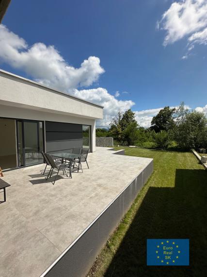 Rekreačný dom v rekreačnej lokalite Šírava - Vinné, Prímestská