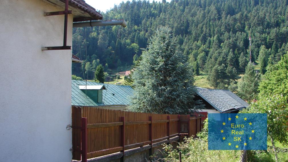 Predaj rodinného domu v obci Smolník, pozemok 5.929 m2, garáž, vhodný na rekreačné účely