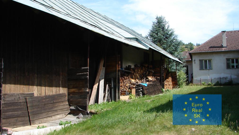 Predaj rodinného domu v obci Smolník, pozemok 5.929 m2, garáž, vhodný na rekreačné účely