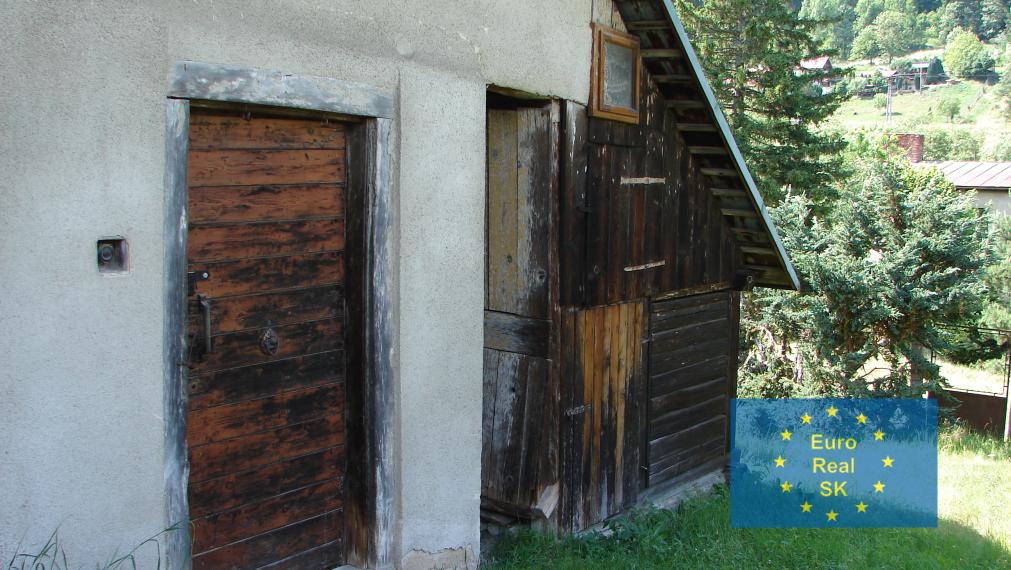 Predaj rodinného domu v obci Smolník, pozemok 5.929 m2, garáž, vhodný na rekreačné účely