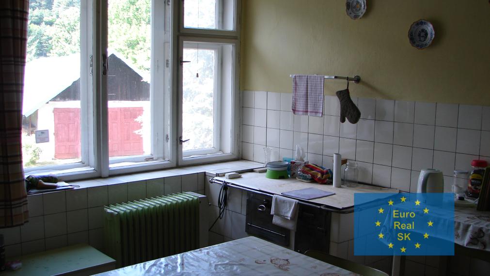 Predaj rodinného domu v obci Smolník, pozemok 5.929 m2, garáž, vhodný na rekreačné účely