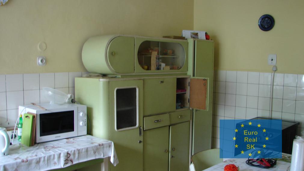 Predaj rodinného domu v obci Smolník, pozemok 5.929 m2, garáž, vhodný na rekreačné účely