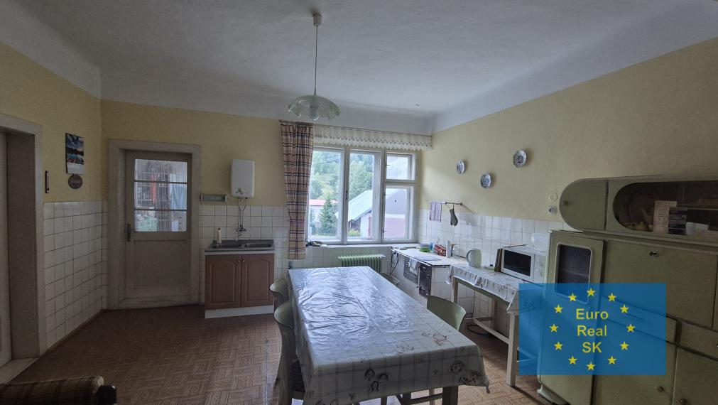 Predaj rodinného domu v obci Smolník, pozemok 5.929 m2, garáž, vhodný na rekreačné účely