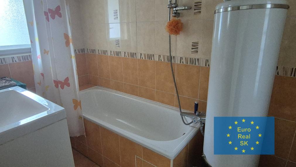 Predaj rodinného domu v obci Smolník, pozemok 5.929 m2, garáž, vhodný na rekreačné účely