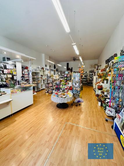 Ponúkam na prenájom obch. priestor Hlavná ul., prízemie s výkladom