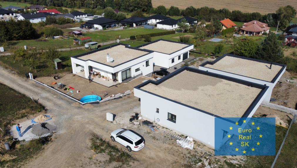 Na predaj ponúkame 5 izb. RD - Ďurďošík v novej IBV lokalite, pozemok 700 m2,