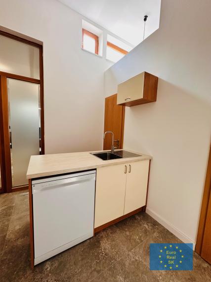 Prenájom nových 1 izb. bytov Košice - Zvonárska ulica, zariadený