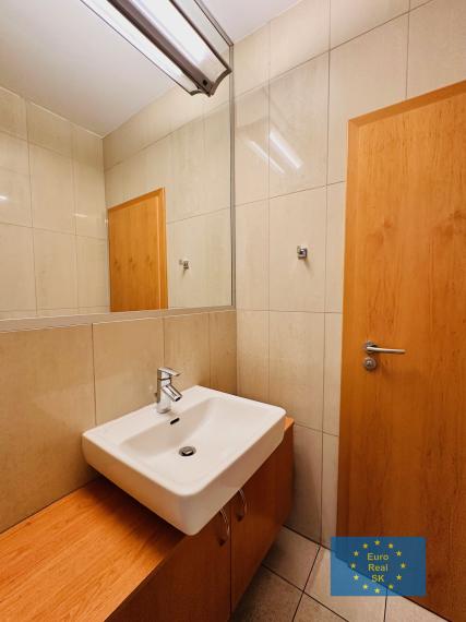 Prenájom nových 1 izb. bytov Košice - Zvonárska ulica, zariadený