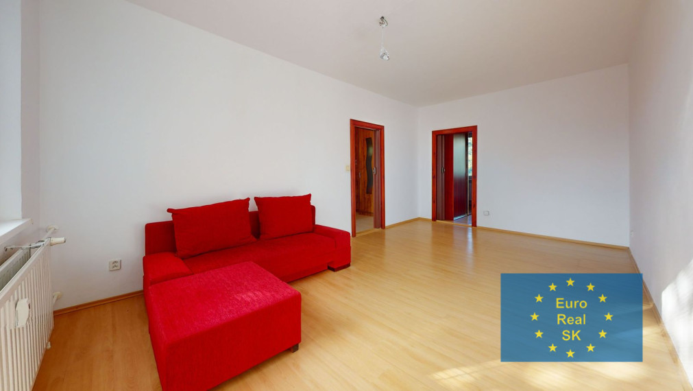 Ponúkame na predaj 4 iz. byt Kuzmányho ul., po rekonštrukcii, 1. poschodie