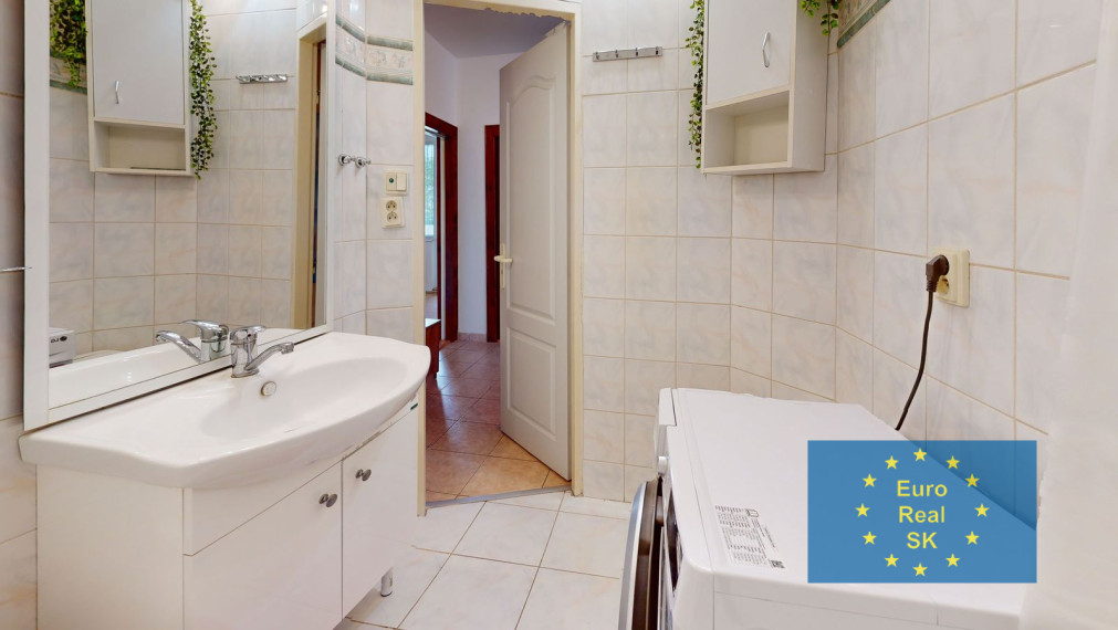 Ponúkame na predaj 4 iz. byt Kuzmányho ul., po rekonštrukcii, 1. poschodie