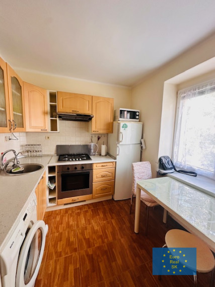 Prenájom 1 izb bytu v KE - Jesenná ul., rekonštruovaný, zariadený.