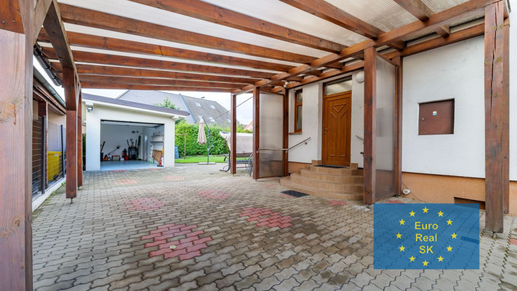 ZNÍŽENÁ CENA  Na predaj ponúkame komfortný RD v Košiciach - Centrum, po rekonštrukcii.