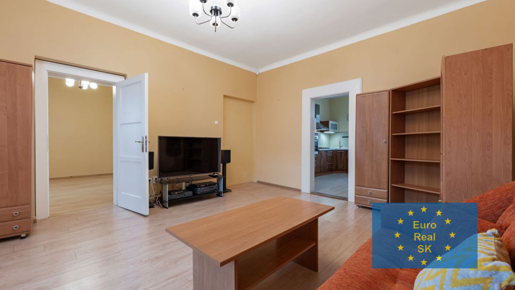 ZNÍŽENÁ CENA  Na predaj ponúkame komfortný RD v Košiciach - Centrum, po rekonštrukcii.