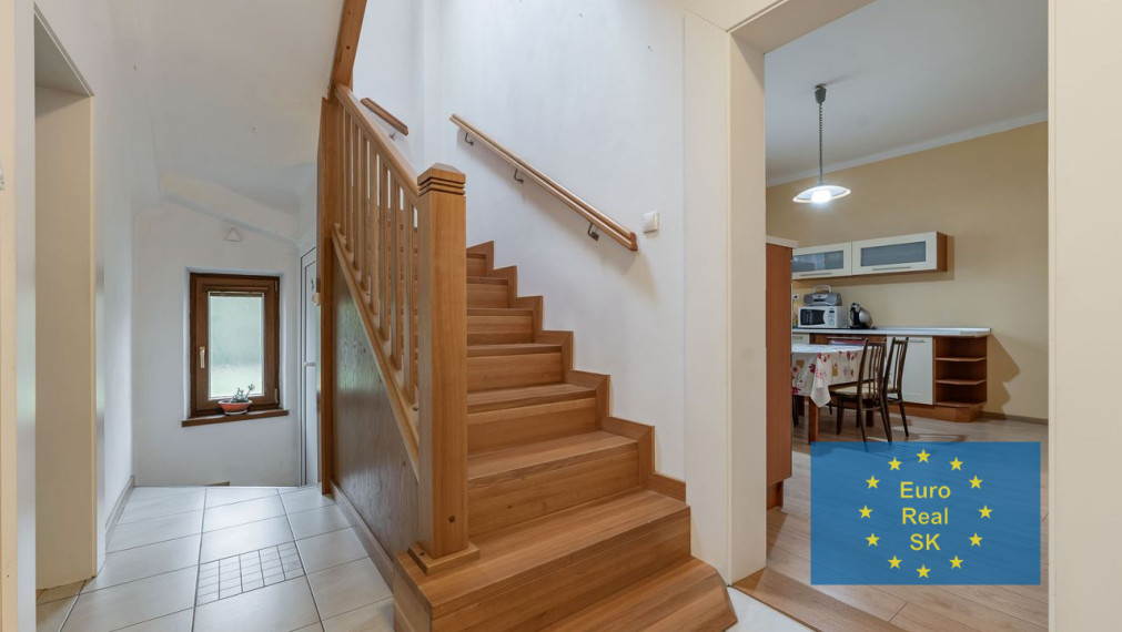 ZNÍŽENÁ CENA  Na predaj ponúkame komfortný RD v Košiciach - Centrum, po rekonštrukcii.