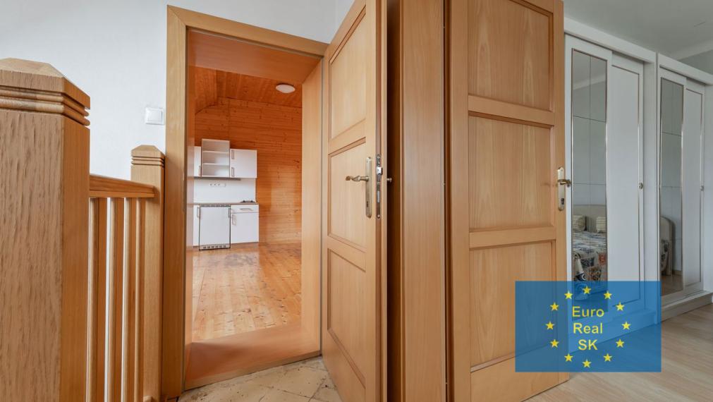 ZNÍŽENÁ CENA  Na predaj ponúkame komfortný RD v Košiciach - Centrum, po rekonštrukcii.