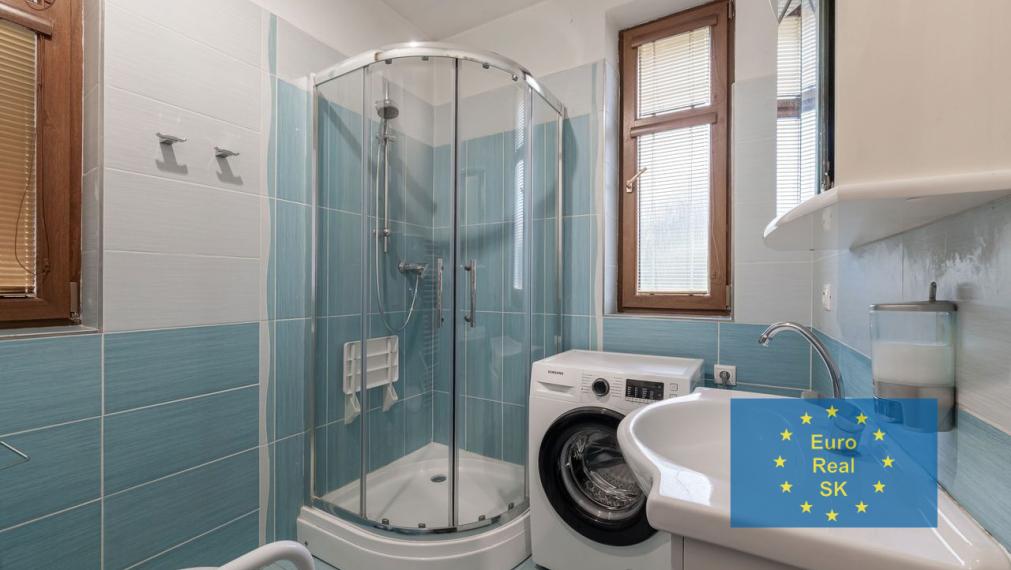 ZNÍŽENÁ CENA  Na predaj ponúkame komfortný RD v Košiciach - Centrum, po rekonštrukcii.