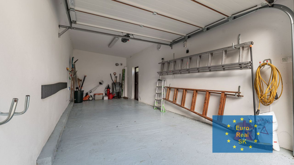 ZNÍŽENÁ CENA  Na predaj ponúkame komfortný RD v Košiciach - Centrum, po rekonštrukcii.