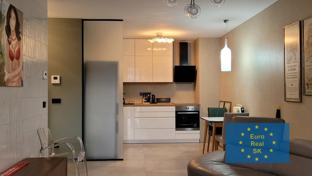 Prenájom 2 izb. bytu na Novej Terase, kompletne zariadený, garážové park. miesto.