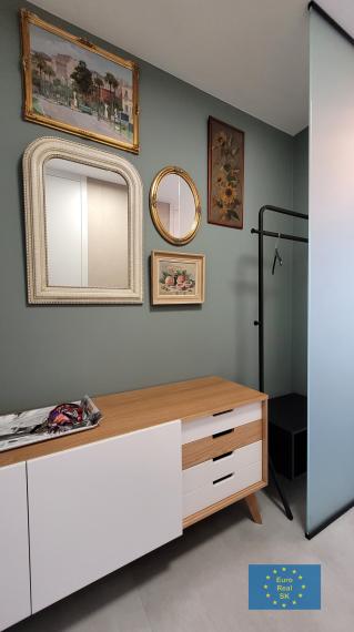 Prenájom 2 izb. bytu na Novej Terase, kompletne zariadený, garážové park. miesto.