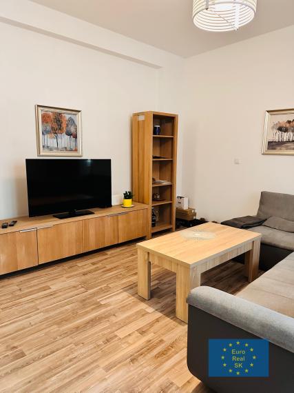 Prenájom 2 izb bytu Košice - Centrum, kompletná rekonštrukcia, 65 m2 + terasa