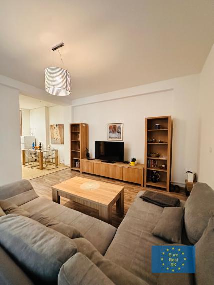 Prenájom 2 izb bytu Košice - Centrum, kompletná rekonštrukcia, 65 m2 + terasa