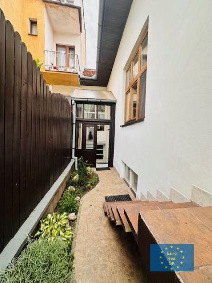 Ponúkam na prenájom 2 izb. byt v centre Košíc - Vrátna ul..