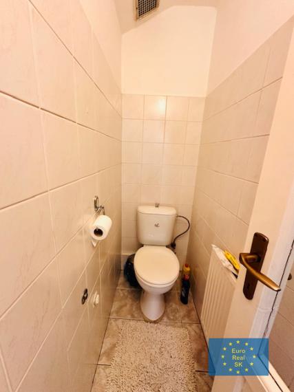 Ponúkam na prenájom 2 izb. byt v centre Košíc - Vrátna ul..