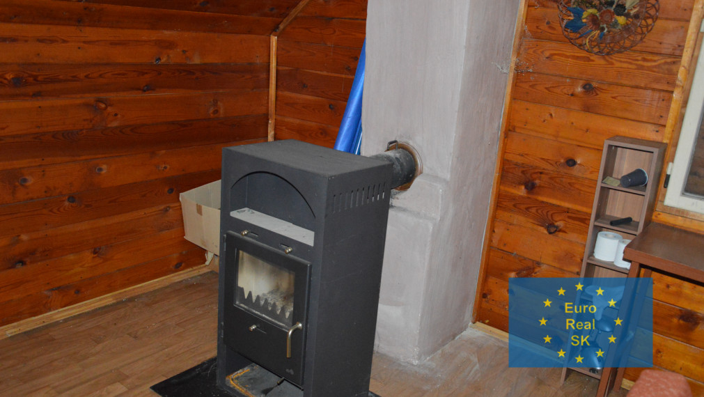 Predaj rekreačného zariadenia  v  lokalite obce Kysak ( Košice -  okolie ) , elektrika, vodovod, osobné vlastníctvo