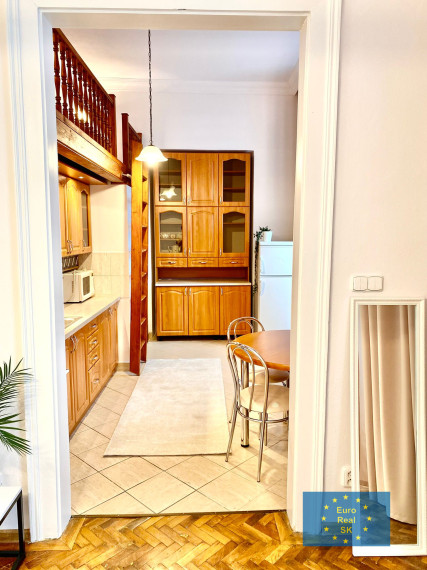 Ponúkam na prenájom pekný 1 izb. byt v centre Košic - Kováčska ul..