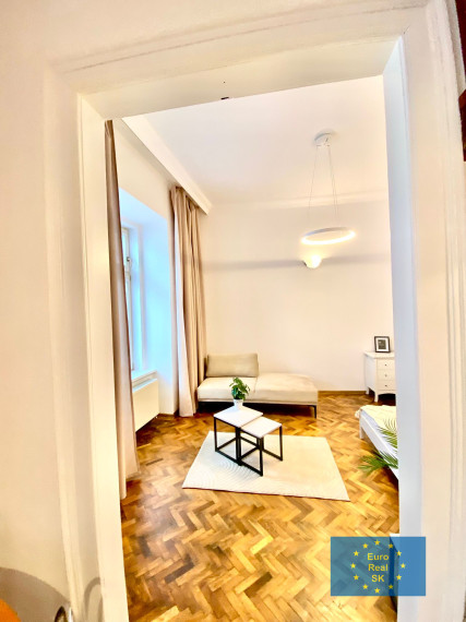 Ponúkam na prenájom pekný 1 izb. byt v centre Košic - Kováčska ul..