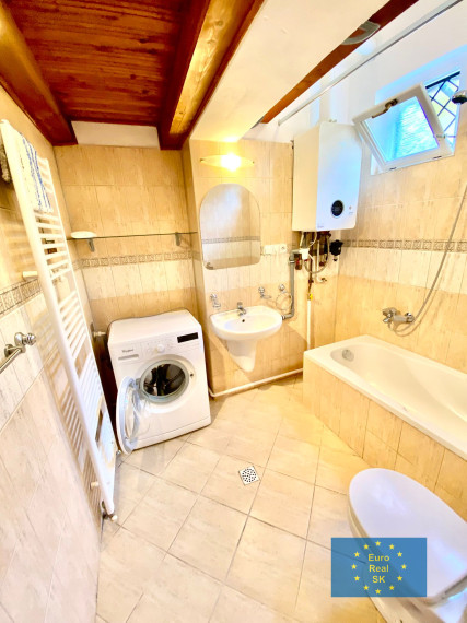 Ponúkam na prenájom pekný 1 izb. byt v centre Košic - Kováčska ul..