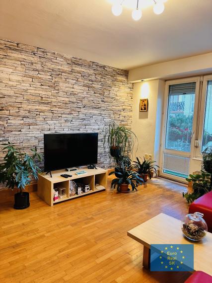 Veľký 3 izb byt KE - Sever, Mengusovská ul.., zariadený