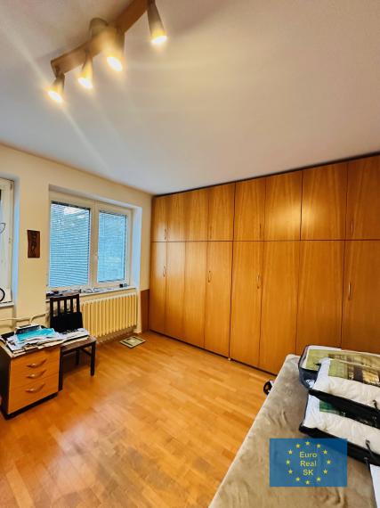 Veľký 3 izb byt KE - Sever, Mengusovská ul.., zariadený