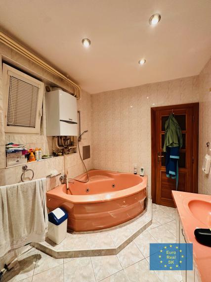 Veľký 3 izb byt KE - Sever, Mengusovská ul.., zariadený