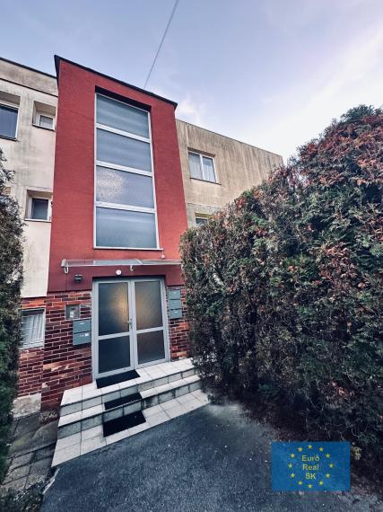 Veľký 3 izb byt KE - Sever, Mengusovská ul.., zariadený