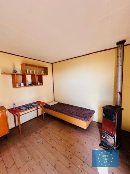 Predaj záhrady s rekreačnou chatou v lokalite Červený breh.