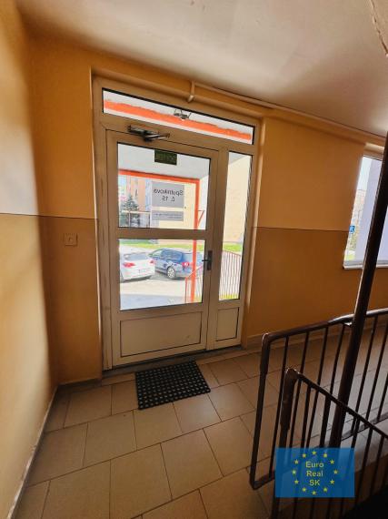 Predaj slnečného 3 izb. bytu Nad Jazerom - Sputnikova ul., rekonštrukcia, OV.