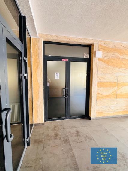 Prenájom nového prízemného obchodno - prevádzkového priestoru Košice - centrum, Zbrojničná ul..