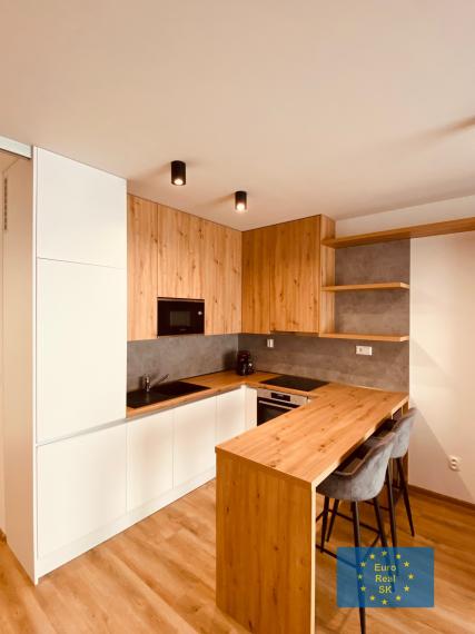 Prenájom 1 izb. byt v centre Košíc - Zbrojničná ul..