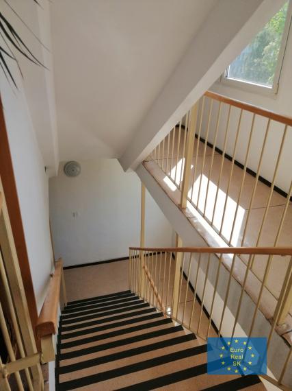 Predaj 1,5 izb bytu v Košiciach Terasa, pôvodný stav, OV. loggia.