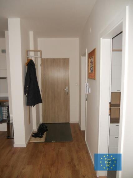 Na prenájom  2izb.byt, v novostavbe, zariadený, s parkovaním