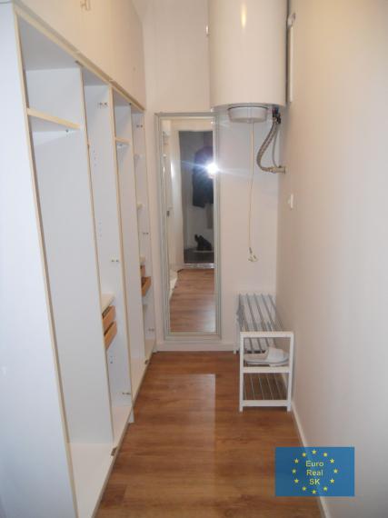 Na prenájom  2izb.byt, v novostavbe, zariadený, s parkovaním