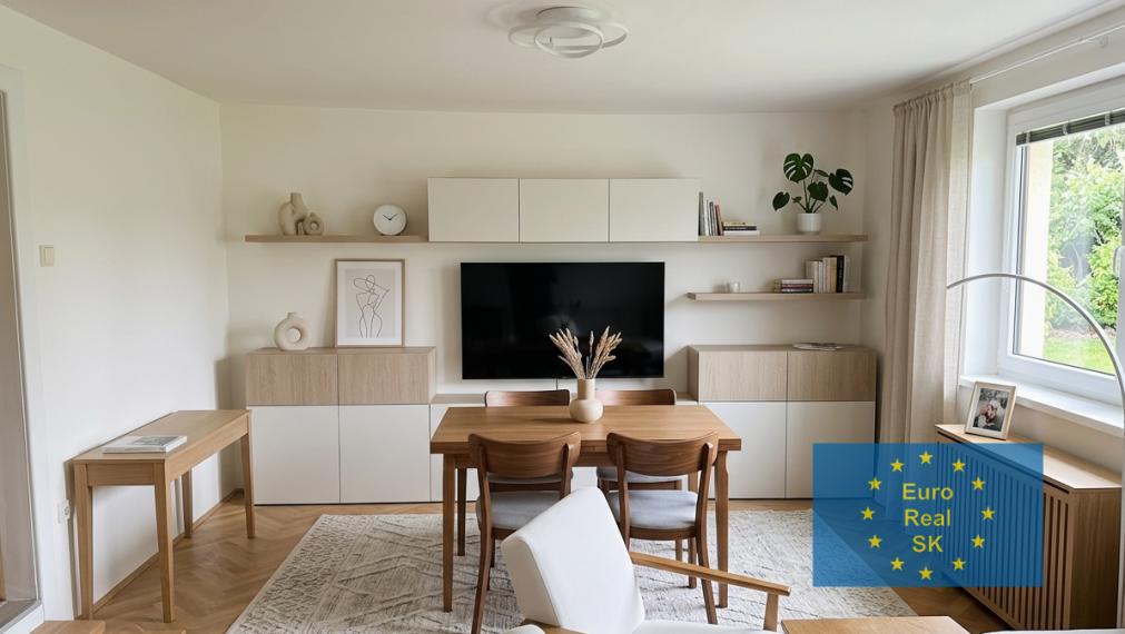 Predaj rekonštruovaného rodinného domu v obci Smolník, pozemok 660 m2, garáž, záhrada, osobné vlastníctvo, vhodný na trvalé bývanie -  rekreačné účely, dohoda možná
