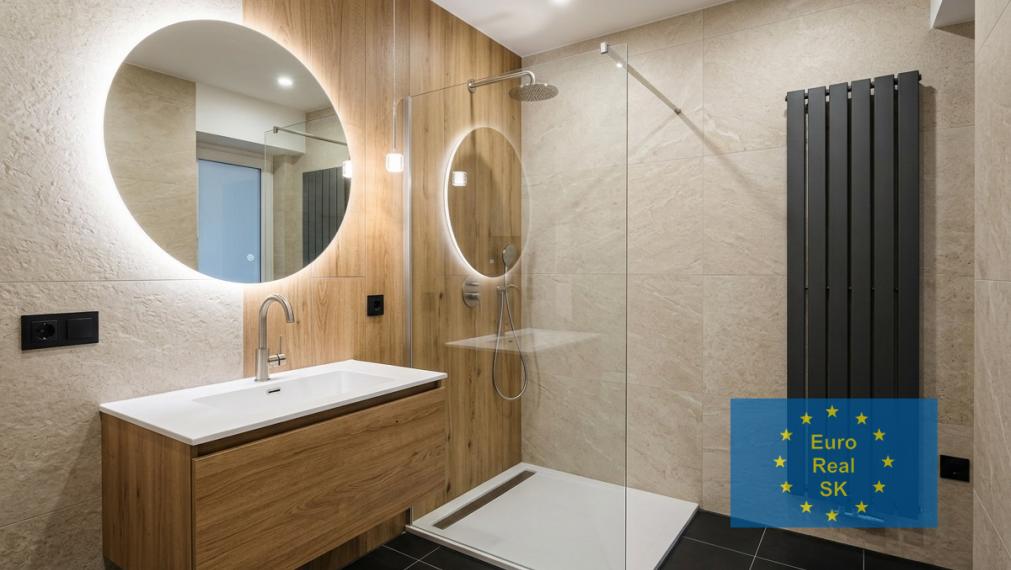 Predaj rekonštruovaného rodinného domu v obci Smolník, pozemok 660 m2, garáž, záhrada, osobné vlastníctvo, vhodný na trvalé bývanie -  rekreačné účely, dohoda možná