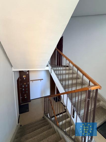 Predaj rekonštruovaného jednoizbového bytu s balkónom o výmere 42 m2, Varšavská ul. ( sídlisko Ťahanovce ), Košice, cena dohodou