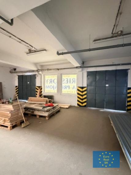 Prenajmeme v Košiciach ( Nad Jazerom ) skladové priestory od 150 m2, rampa, parkovanie