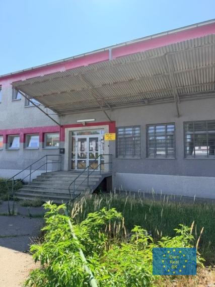 Prenajmeme v Košiciach ( Nad Jazerom ) skladové priestory od 150 m2, rampa, parkovanie