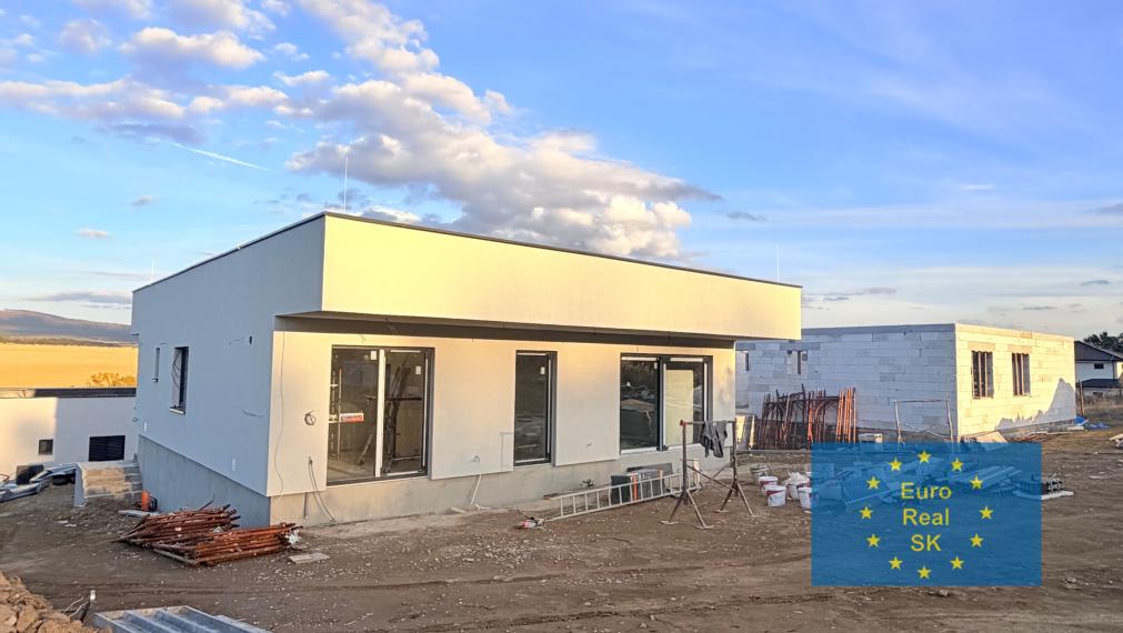 Na predaj ponúkame 5 izb. RD - Ďurďošík v novej IBV lokalite, pozemok 600 m2,
