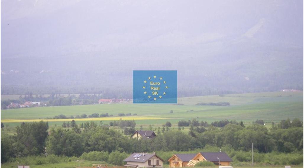 Predáme vo Veľkej Lomnici ( golfový areál ) stavebný pozemok o výmere 560 m2 ( možnosť väčšej výmery ), všetky inž. siete